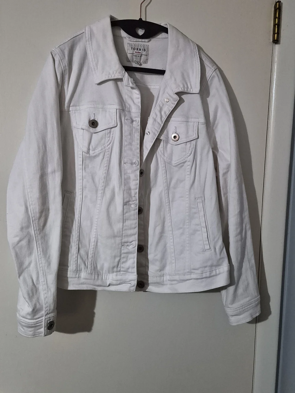 torrid White Denim Trucker Jacket - Picture 1 of 2